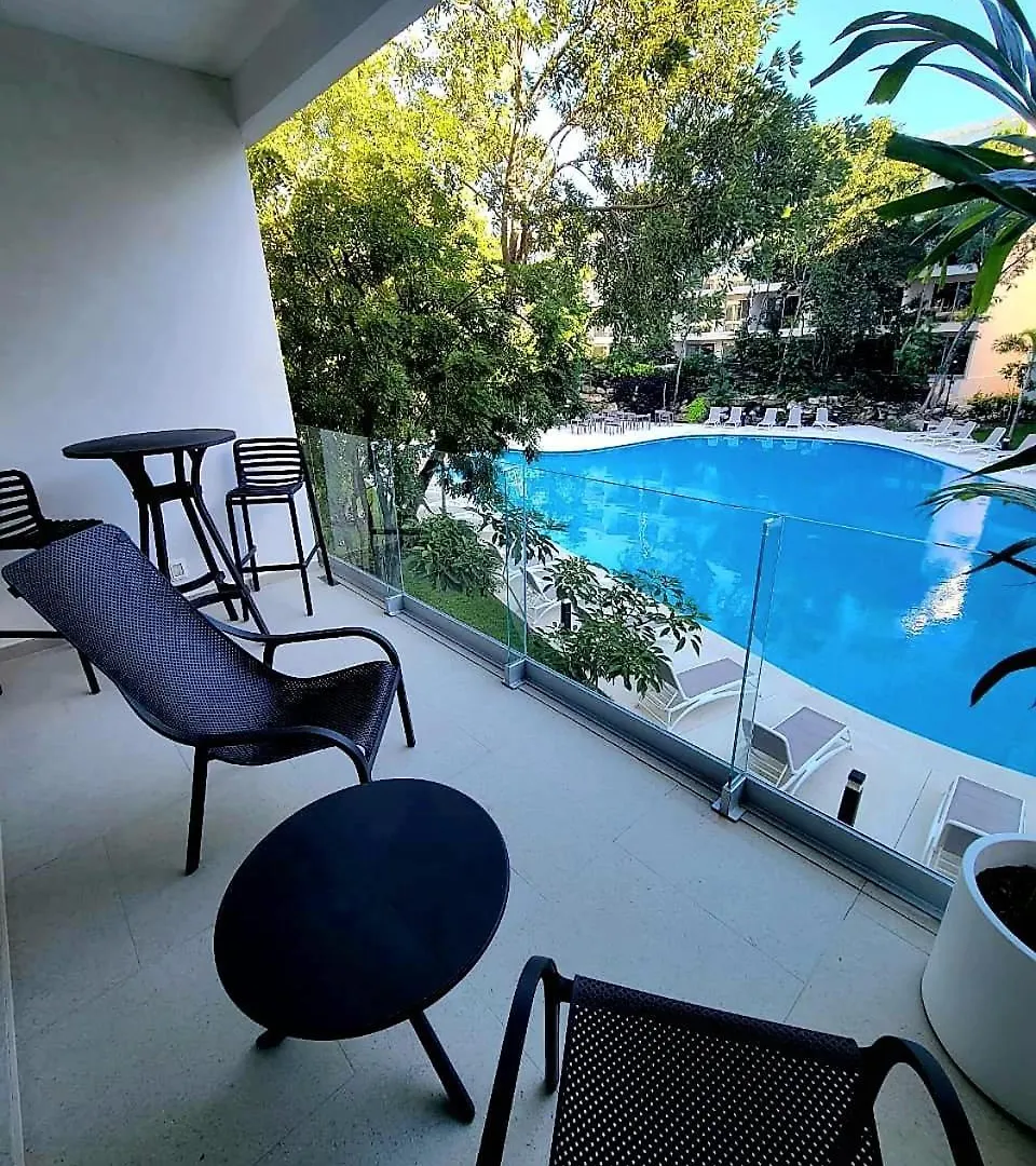 Modern Playacar Condo With Poolside Views & Nature Playa del Carmen Appartamento