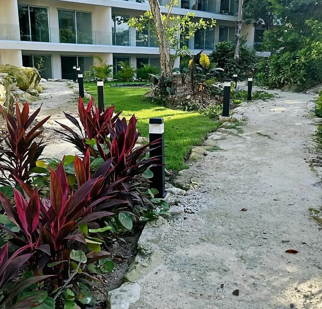 Appartamento Modern Playacar Condo With Poolside Views & Nature Playa del Carmen