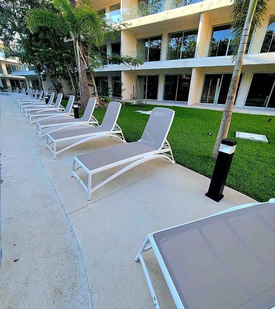 Appartamento Modern Playacar Condo With Poolside Views & Nature Playa del Carmen