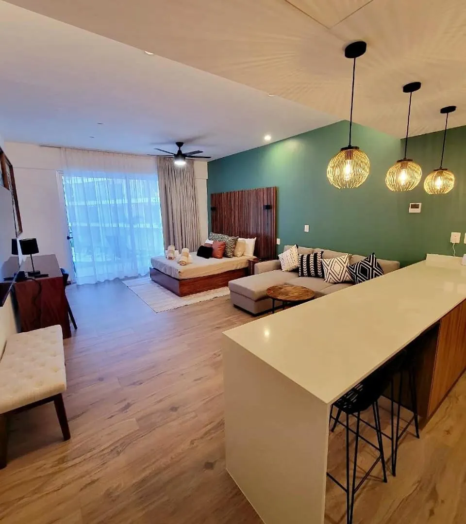 Modern Playacar Condo With Poolside Views & Nature Playa del Carmen 0*,