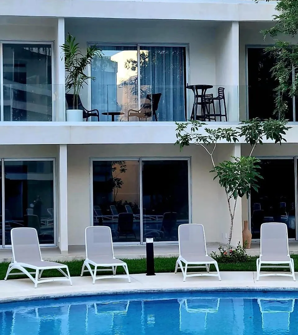Modern Playacar Condo With Poolside Views & Nature Playa del Carmen Messico
