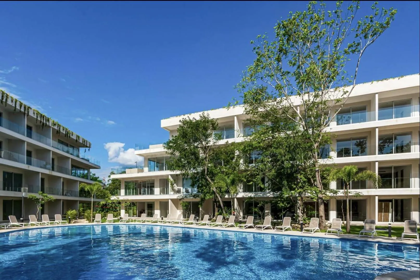 Modern Playacar Condo With Poolside Views & Nature Playa del Carmen 0*,