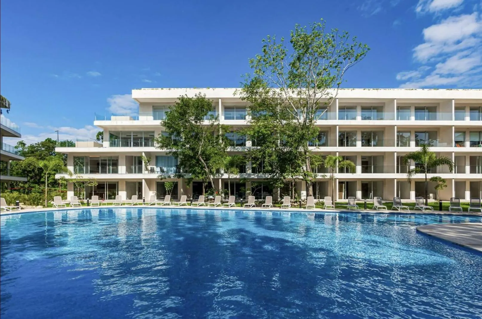 Modern Playacar Condo With Poolside Views & Nature Playa del Carmen 0*,  Messico