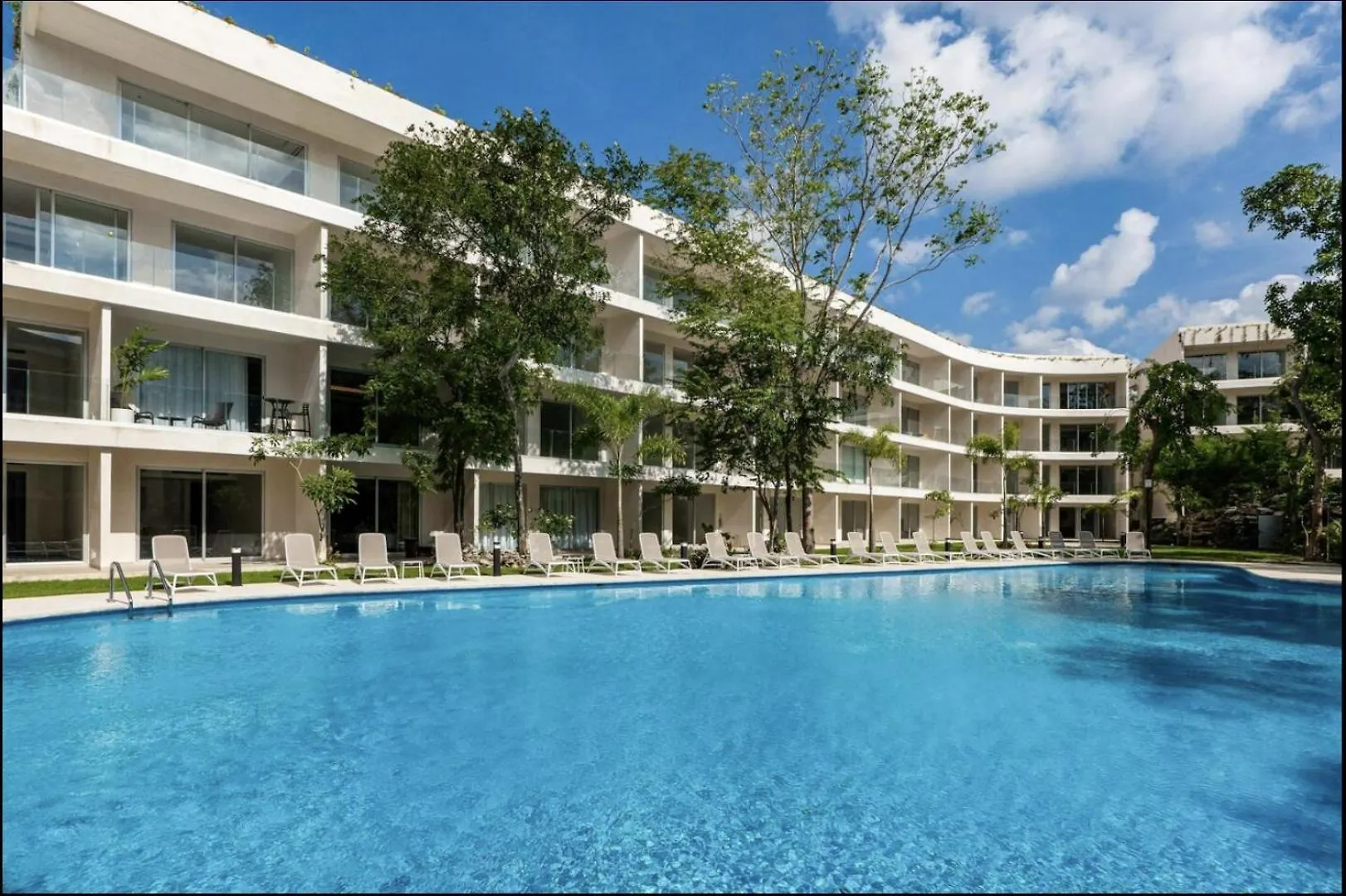 Appartamento Modern Playacar Condo With Poolside Views & Nature Playa del Carmen Messico