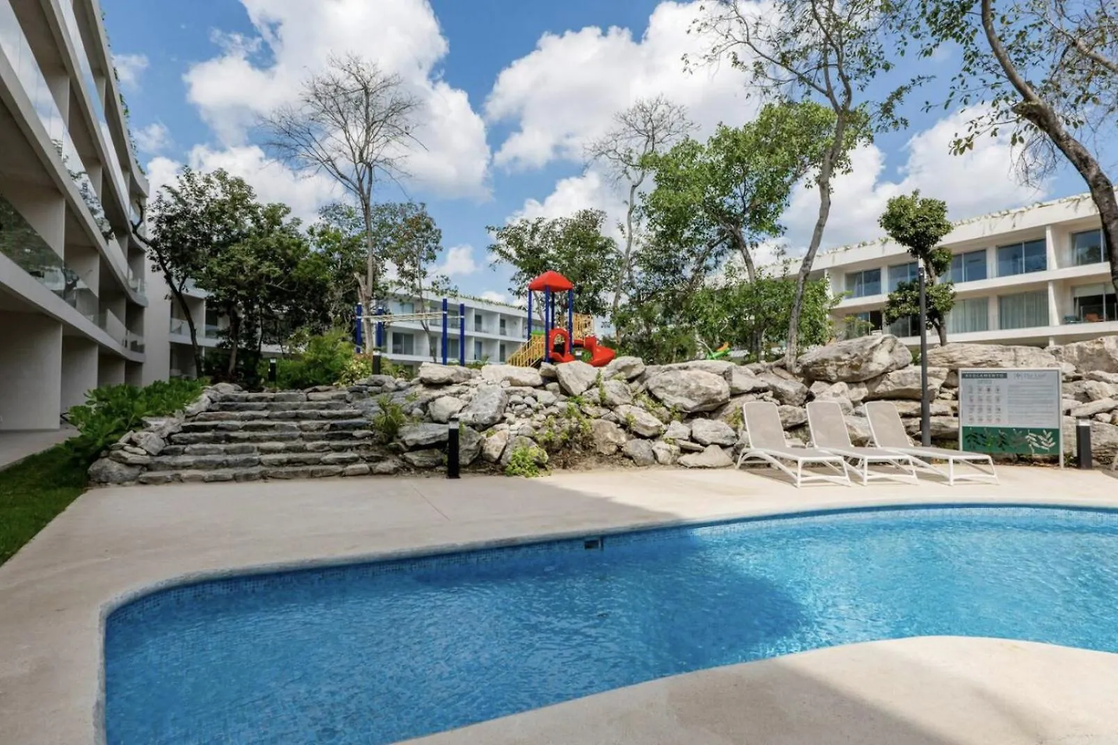 Modern Playacar Condo With Poolside Views & Nature Playa del Carmen Apartament